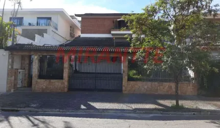 Sobrado de 270m² com 3 quartos em Jardim São Bento