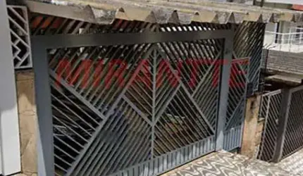 Sobrado de 211m² com 3 quartos em Água Fria
