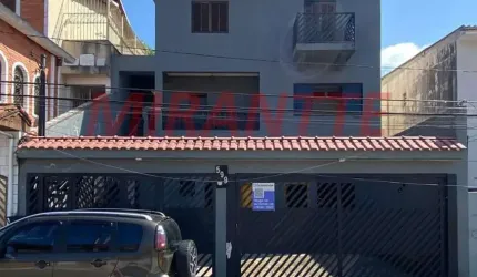 Sobrado de 230m² com 6 quartos em Vila Mazzei