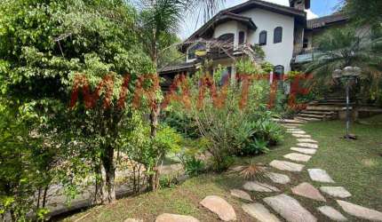 Sobrado de 600m² com 4 quartos em Serra Da Cantareira