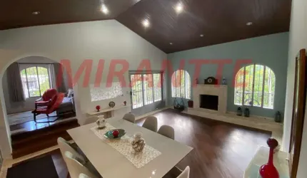 Sobrado de 422m² com 4 quartos em VILA MACHADO