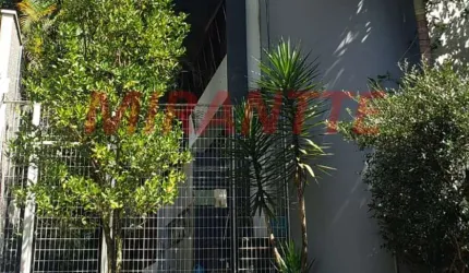 Sobrado de 500m² com 4 quartos em Jardim Ibiratiba