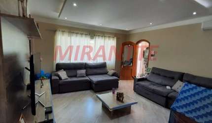 Sobrado de 223m² com 3 quartos em Parada Inglesa