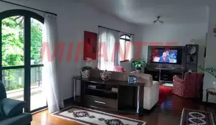 Apartamento de 238m² com 4 quartos em Água Fria