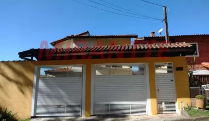 Sobrado de 350m² com 3 quartos em SANTA INÊS