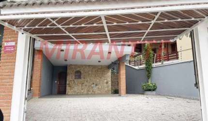 Sobrado de 428m² com 4 quartos em Barro Branco