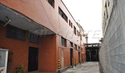Galpao de 5750m² em Jardim Andarai