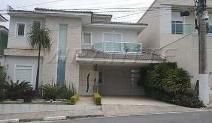 Sobrado de 360m² com 4 quartos em Horto Florestal