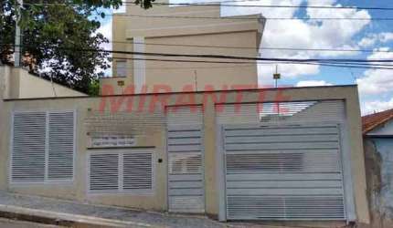 Cond. fechado com 2 quartos em Vila Ré