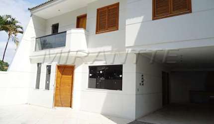 Sobrado com 4 quartos em Tremembe