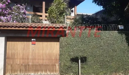 Sobrado de 250m² com 3 quartos em Horto Florestal