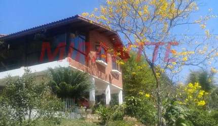 Casa terrea de 176m² com 3 quartos em Jardim Samambaia - Mairiporã