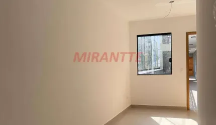 Apartamento de 40m² com 2 quartos em Água Fria