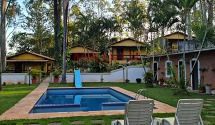 Chácara de 581m² com 6 quartos em Rio Abaixo