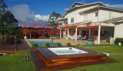 Sobrado de 490m² com 4 quartos em Serra da Cantareira