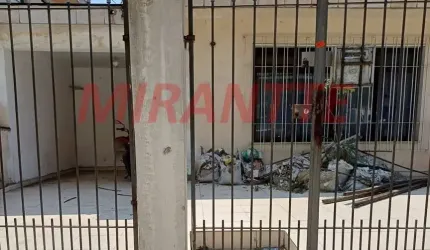 Sobrado de 177m² com 6 quartos em Água Fria