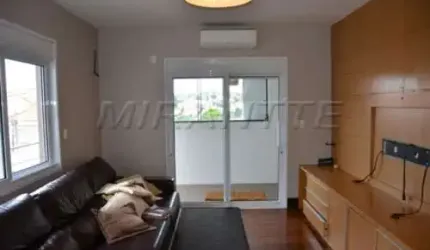 Sobrado de 205m² com 3 quartos em Jardim Virginia Bianca