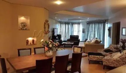 Sobrado de 700m² com 7 quartos em Jardim Paraiso