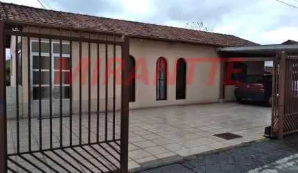 Cond. fechado de 210m² com 4 quartos em Vila Irmaos Arnoni