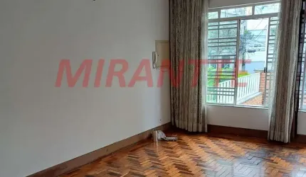 Sobrado de 250m² com 3 quartos em Água Fria
