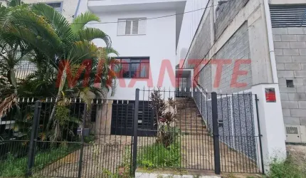 Sobrado de 246m² com 4 quartos em Santana