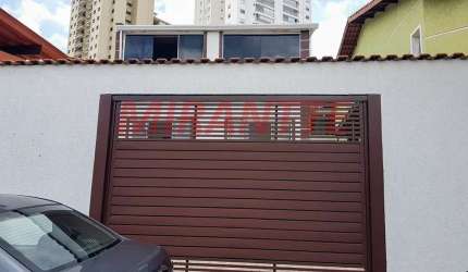 Sobrado de 172m² com 3 quartos em Conjunto Residencial Santa Terezinha