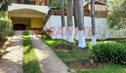 Sobrado de 339.2m² com 5 quartos em Jardim Sinki