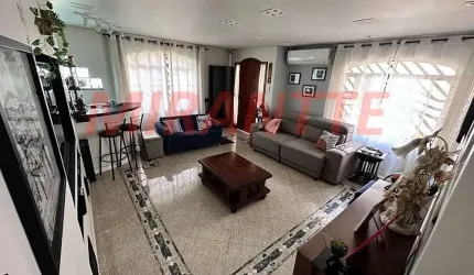 Cond. fechado de 235m² com 3 quartos em Vila Mariza Mazzei