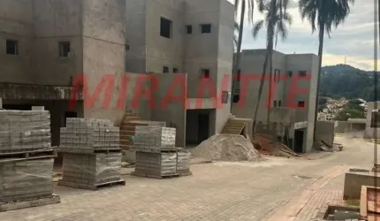 Cond. fechado de 290m² com 3 quartos em Tremembe