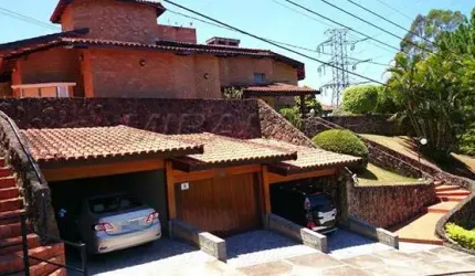 Cond. fechado com 4 quartos em CENTRO