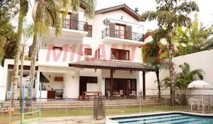 Cond. fechado com 4 quartos em Alphaville