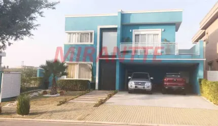 Sobrado de 380m² com 4 quartos em Alphaville