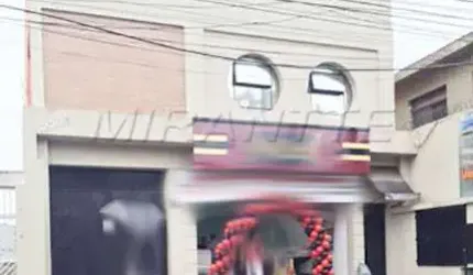 Comercial de 1000m² em Vila Mascote