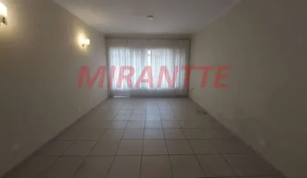 Sobrado de 217m² com 3 quartos em Água Fria