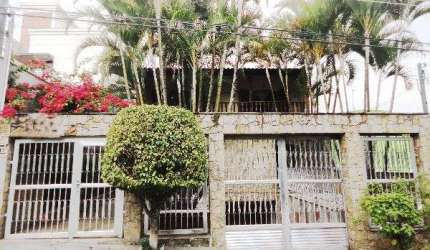Sobrado de 454m² com 4 quartos em Tremembe