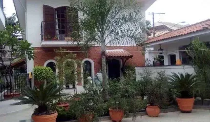 Sobrado com 4 quartos em Palmas Do Tremembé