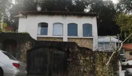 Casa terrea com 3 quartos em Horto Florestal