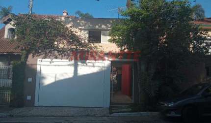 Sobrado de 350m² com 3 quartos em Jardim Floresta