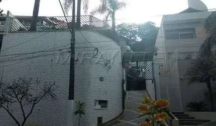 Sobrado de 450m² com 4 quartos em Jardim Ibiratiba