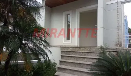 Sobrado de 320m² com 5 quartos em Tremembe