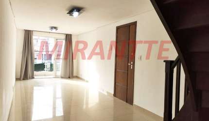 Sobrado de 150m² com 2 quartos em Água Fria