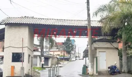 Apartamento de 43m² com 2 quartos em Jardim Ísis