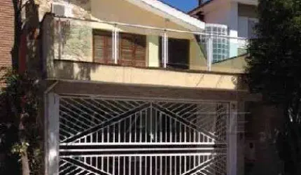 Sobrado de 180m² com 2 quartos em Água Fria