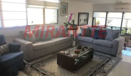 Apartamento de 220m² com 4 quartos em Água Fria