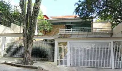 Sobrado com 5 quartos em Barro Branco