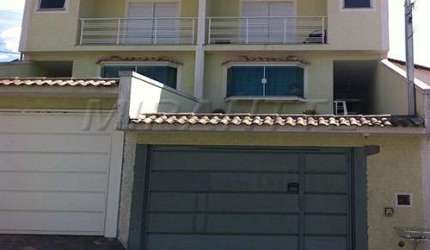 Sobrado de 248m² com 3 quartos em Jardim Tremembé