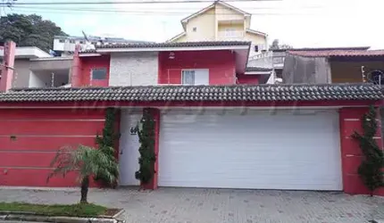 Sobrado de 250m² com 4 quartos em Jardim Guapíra
