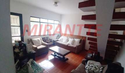 Sobrado de 312m² com 5 quartos em Vila Mazzei