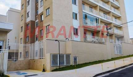 Apartamento de 35m² com 2 quartos em Parque Vitoria