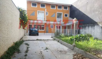 Sobrado de 280m² com 4 quartos em Jardim Adriana